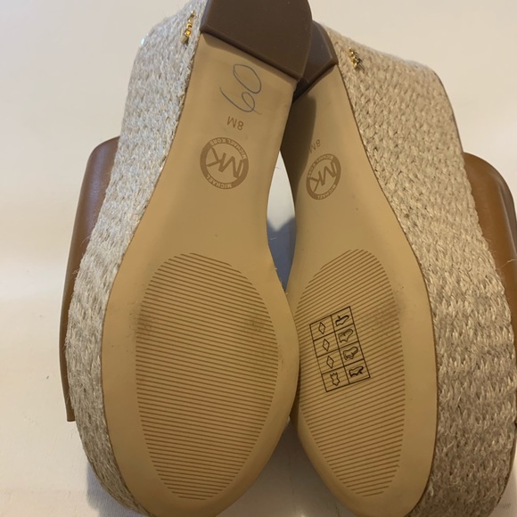 NWOB Michael Kors Cunningham Brown Wedges - Picture 8 of 9